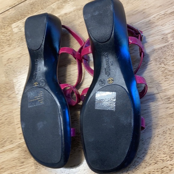 Like new St. John’s Bay sandals - Picture 5 of 5